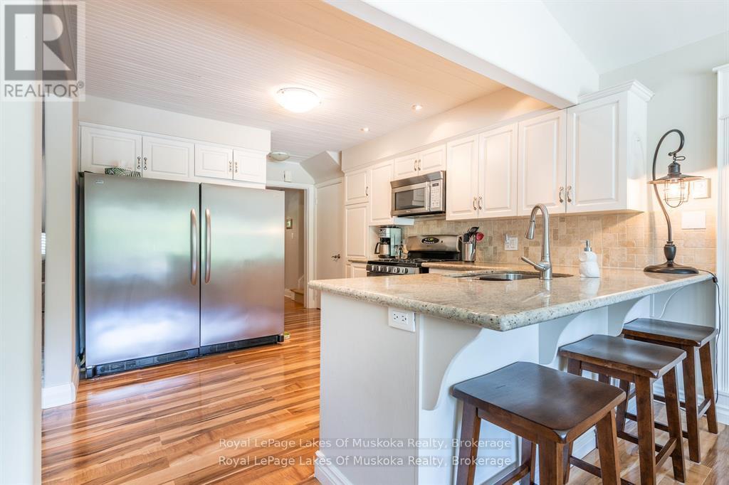 9 Mountview Avenue, Huntsville, Ontario  P1H 1G8 - Photo 11 - X12835352