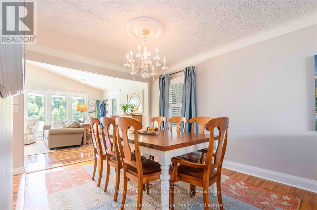 9 Mountview Avenue, Huntsville, Ontario  P1H 1G8 - Photo 8 - X12835352