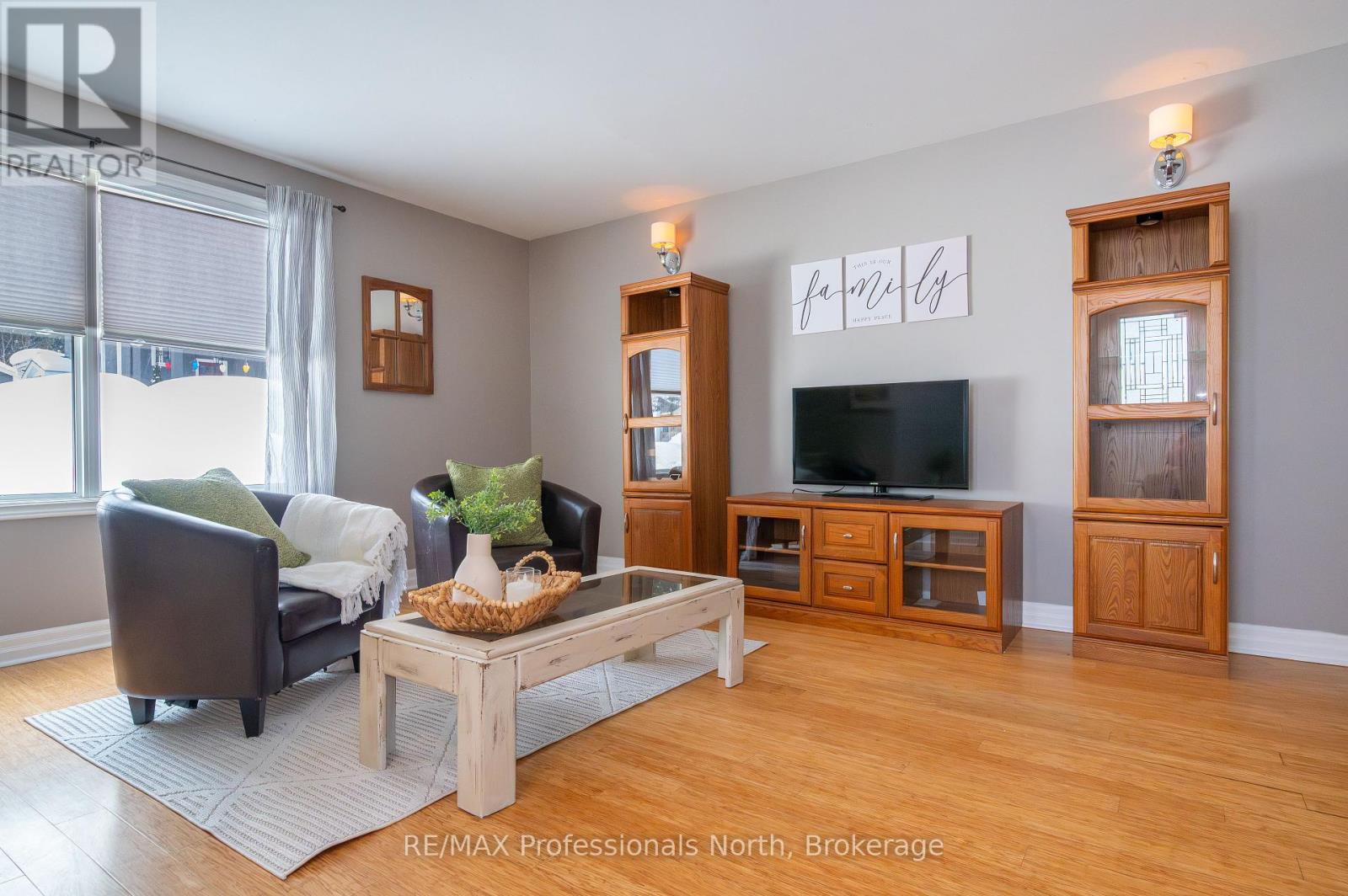 10 Florence Street W, Huntsville, Ontario  P1H 1T2 - Photo 5 - X12836470