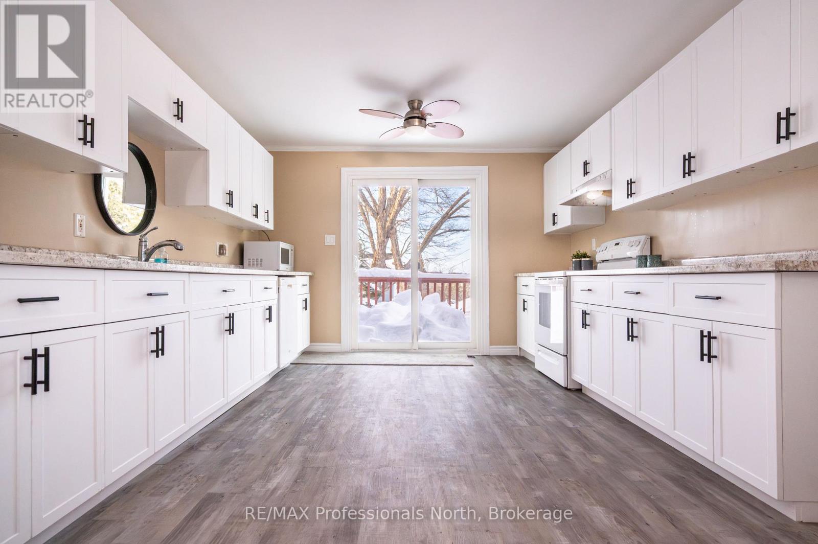 10 Florence Street W, Huntsville, Ontario  P1H 1T2 - Photo 8 - X12836470