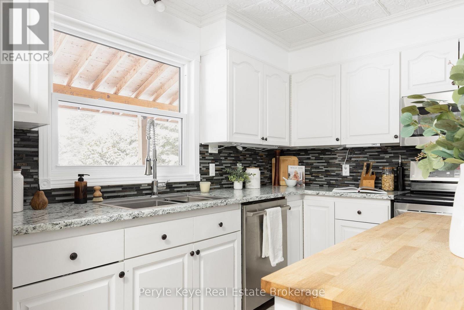 11 Silverwood Drive, Huntsville, Ontario  P1H 1N1 - Photo 12 - X12837588