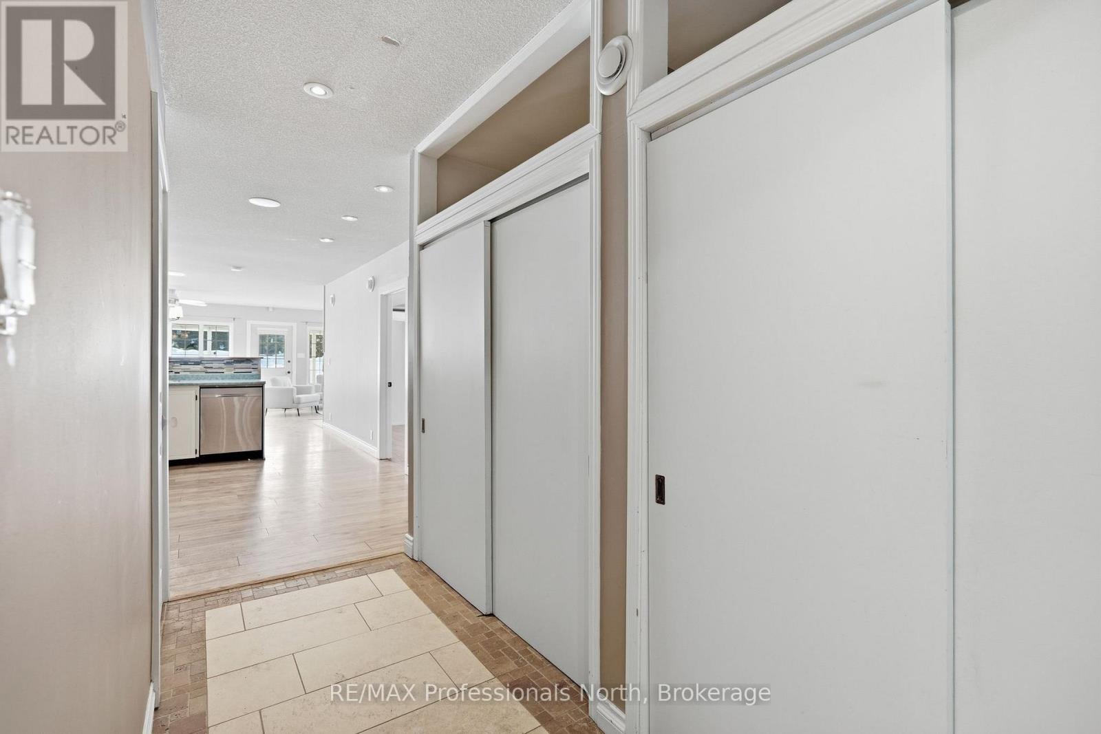 1003 Settlers Lane, Bracebridge, Ontario  P1L 1W9 - Photo 12 - X12837644