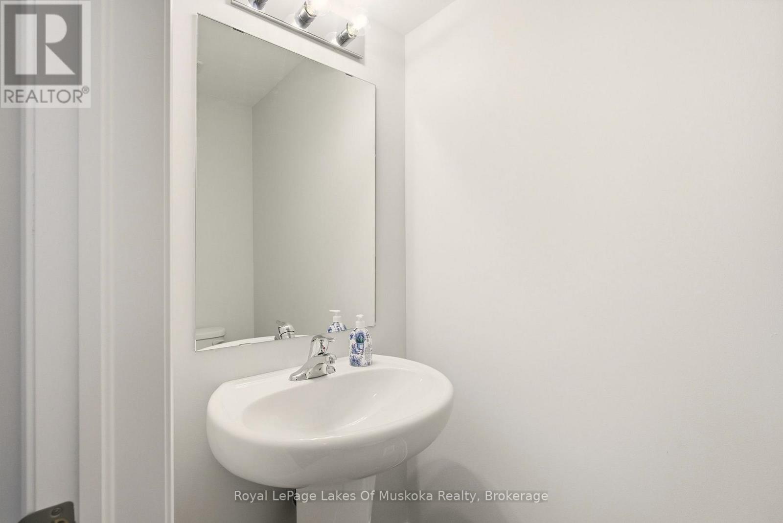 17 Mcconnell Crescent, Bracebridge, Ontario  P1L 0N7 - Photo 10 - X12838920