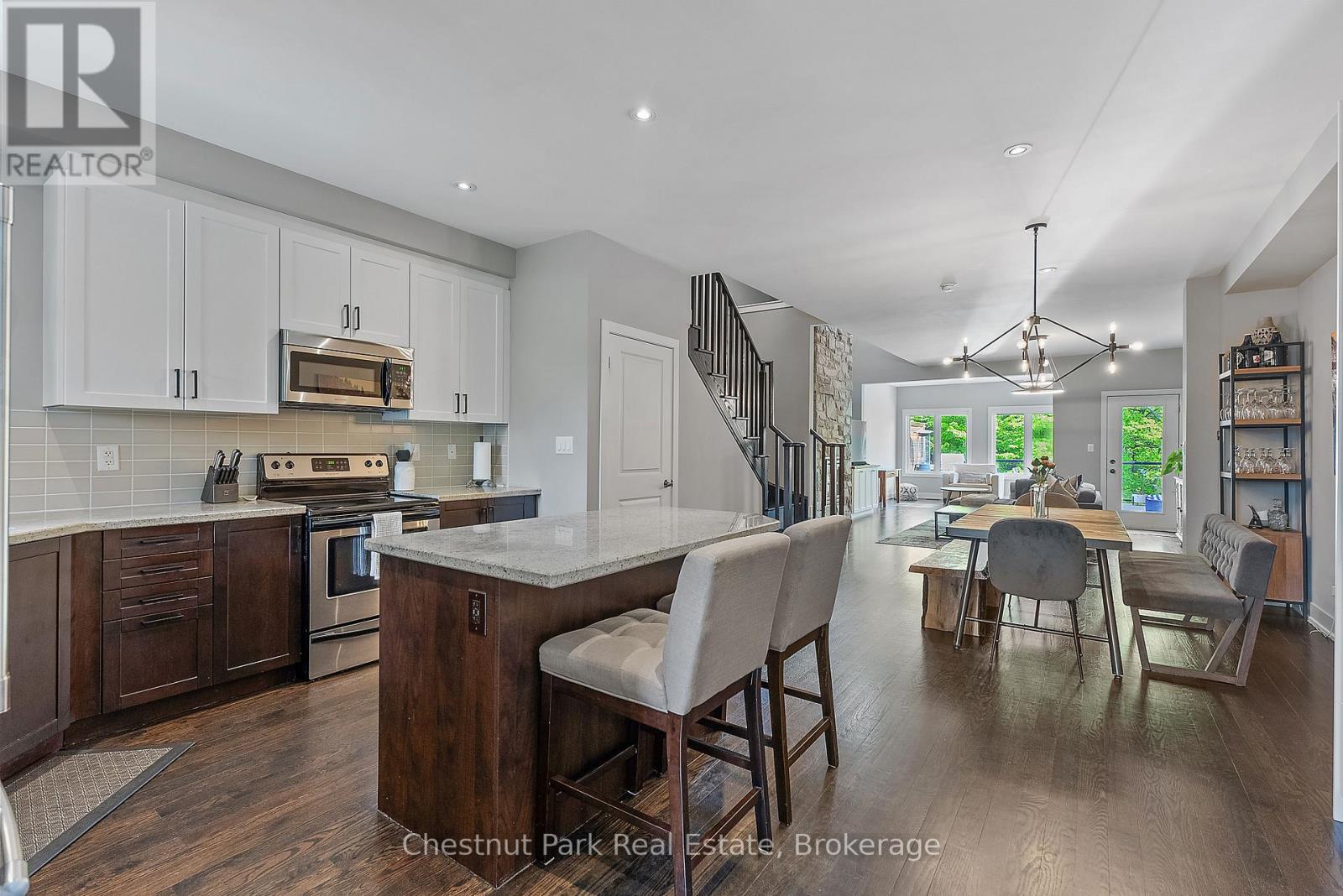 61 Rockmount Crescent, Gravenhurst, Ontario  P1P 0A6 - Photo 5 - X12840968