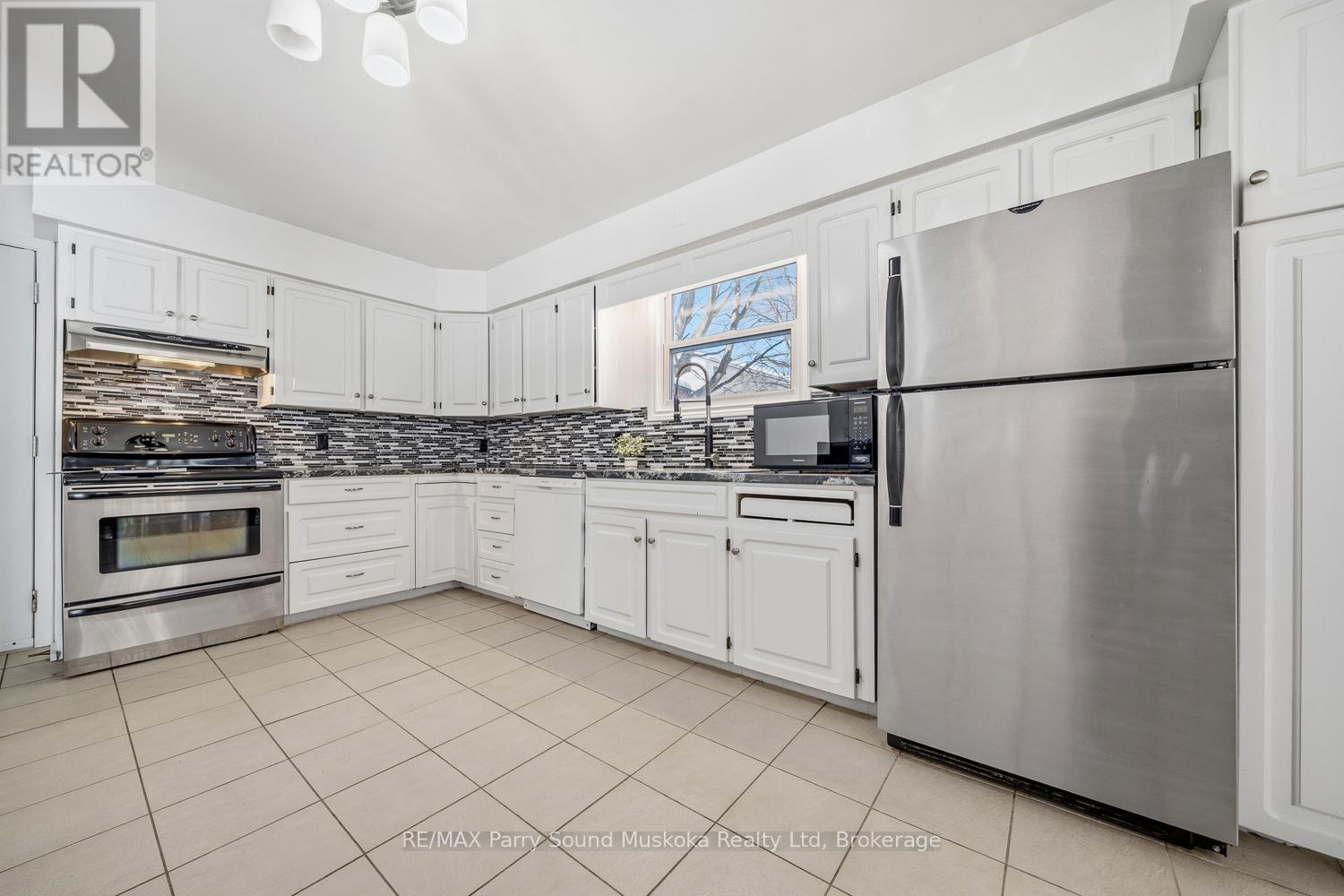 55 A Cascade Street E, Parry Sound, Ontario  P2A 1K3 - Photo 15 - X12843260