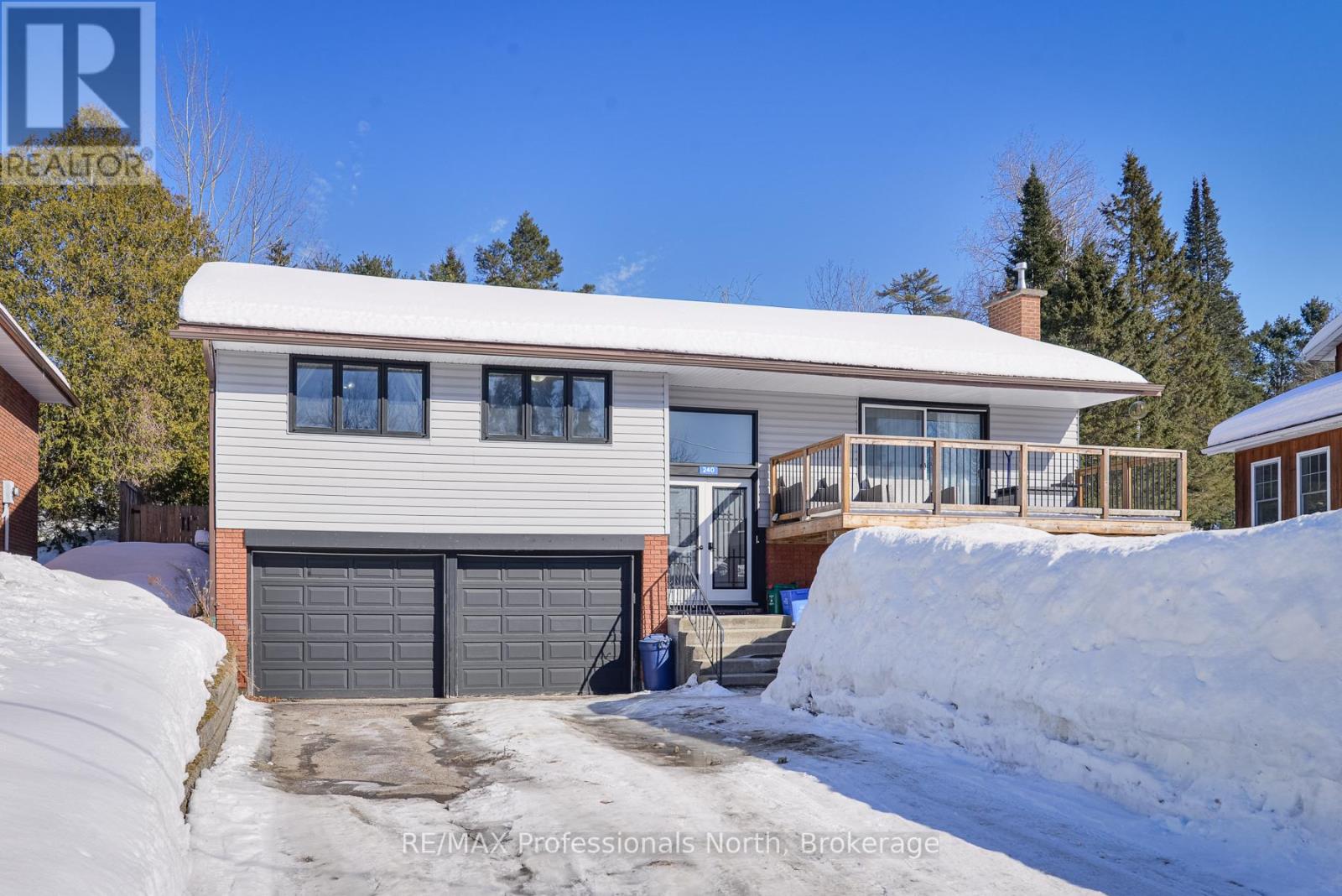 240 Oriole Crescent, Gravenhurst, Ontario  P1P 1C6 - Photo 2 - X12845834