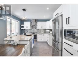 240 ORIOLE CRESCENT, Gravenhurst, Ontario