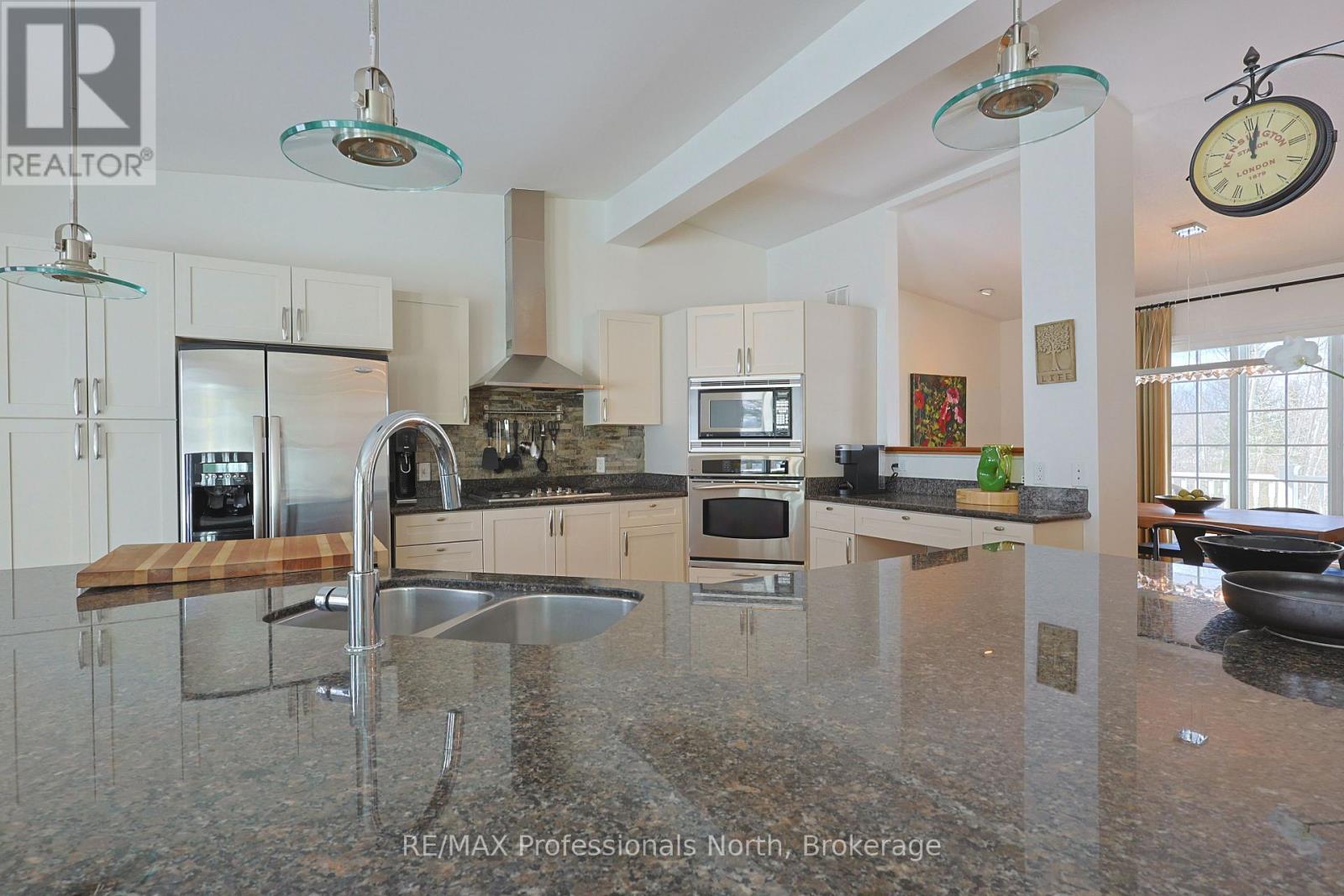 31 Deerfoot Trail, Huntsville, Ontario  P1H 0A6 - Photo 7 - X12845990