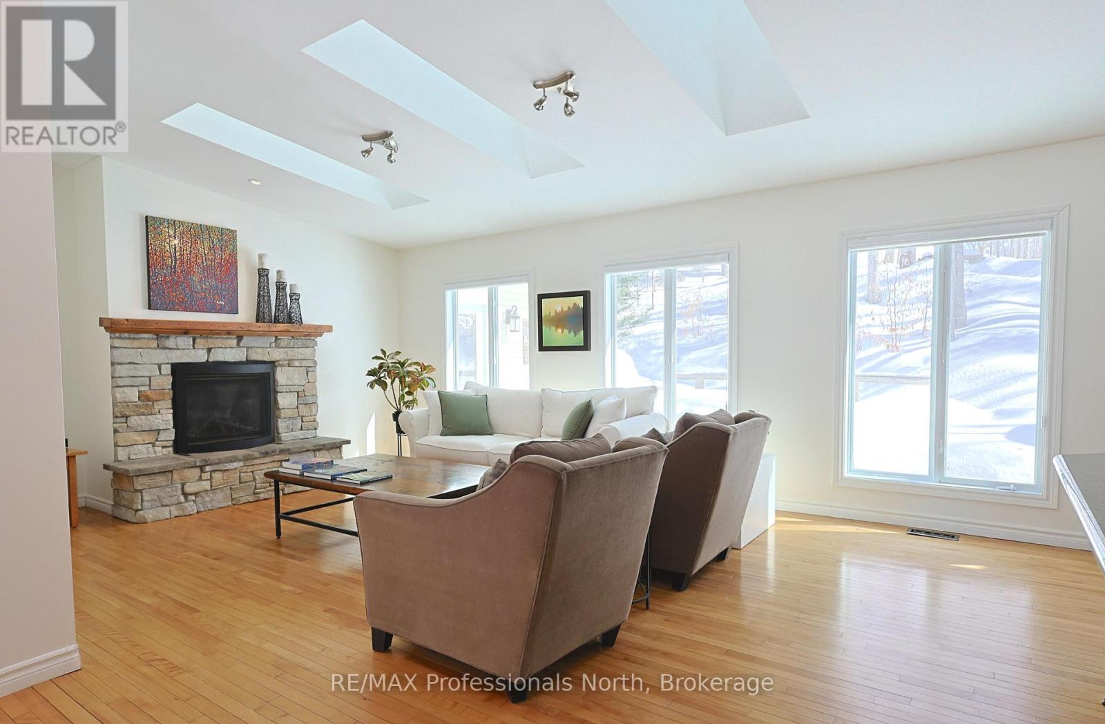 31 Deerfoot Trail, Huntsville, Ontario  P1H 0A6 - Photo 9 - X12845990