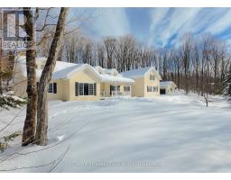 31 DEERFOOT TRAIL, Huntsville, Ontario