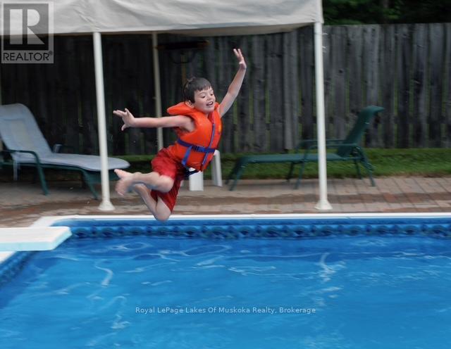 574 Ravenscliffe Road, Huntsville, Ontario  P1H 1N5 - Photo 34 - X12847850