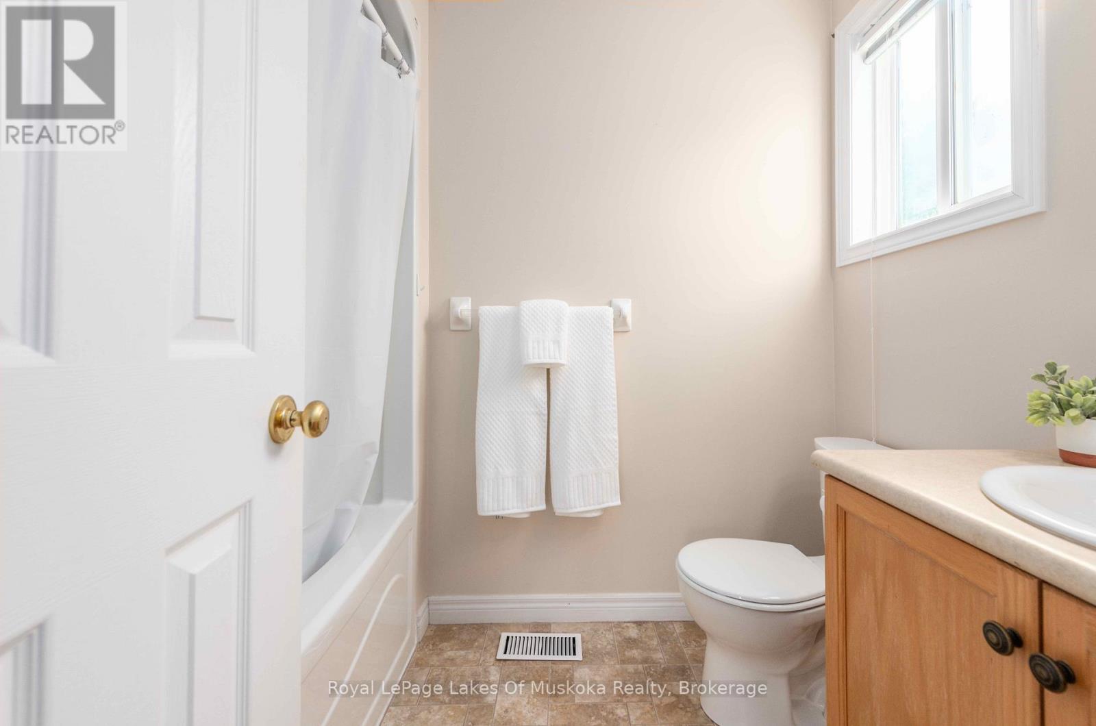 25 Kendra Crescent, Huntsville, Ontario  P1H 2M5 - Photo 14 - X12848400