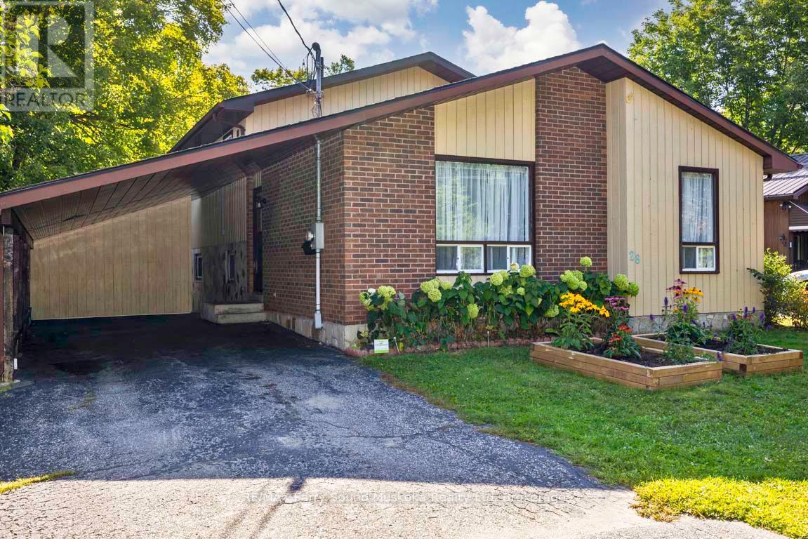 28 Forest Street, Parry Sound, Ontario  P2A 2P9 - Photo 2 - X12849086