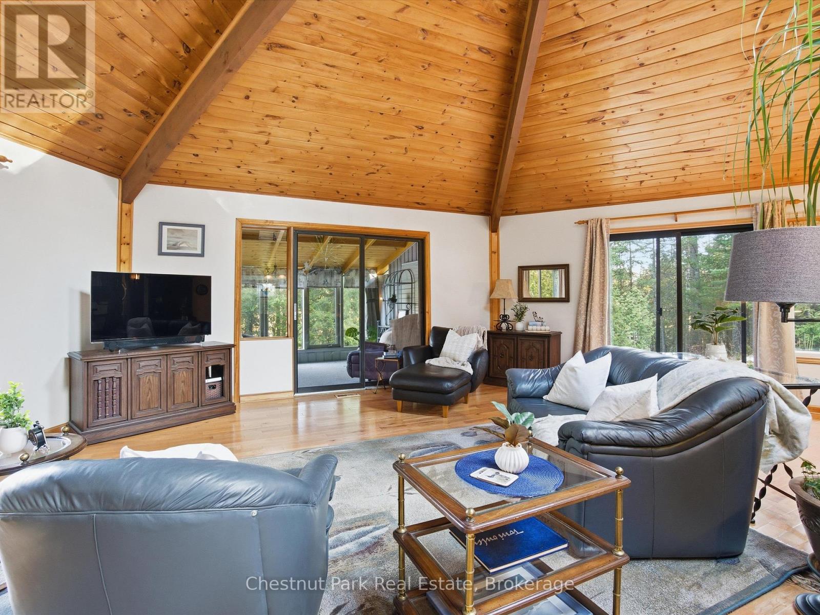 1077 Fairy Falls Road, Lake Of Bays, Ontario  P0B 1A0 - Photo 9 - X12849558