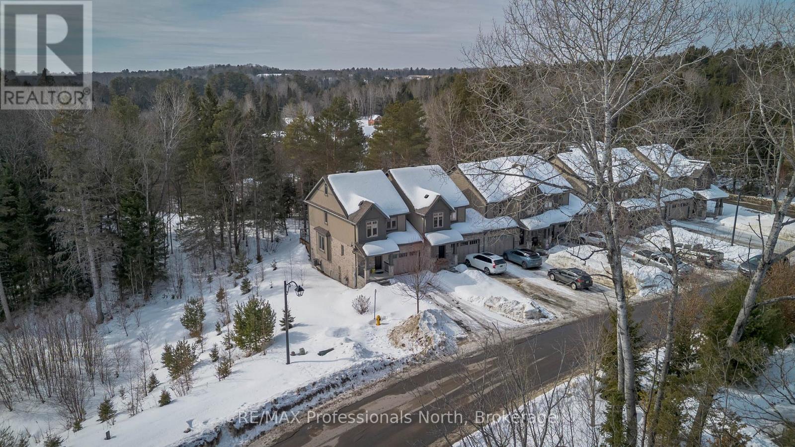 13 Brookside Crossing, Huntsville, Ontario  P1H 1C9 - Photo 1 - X12849626