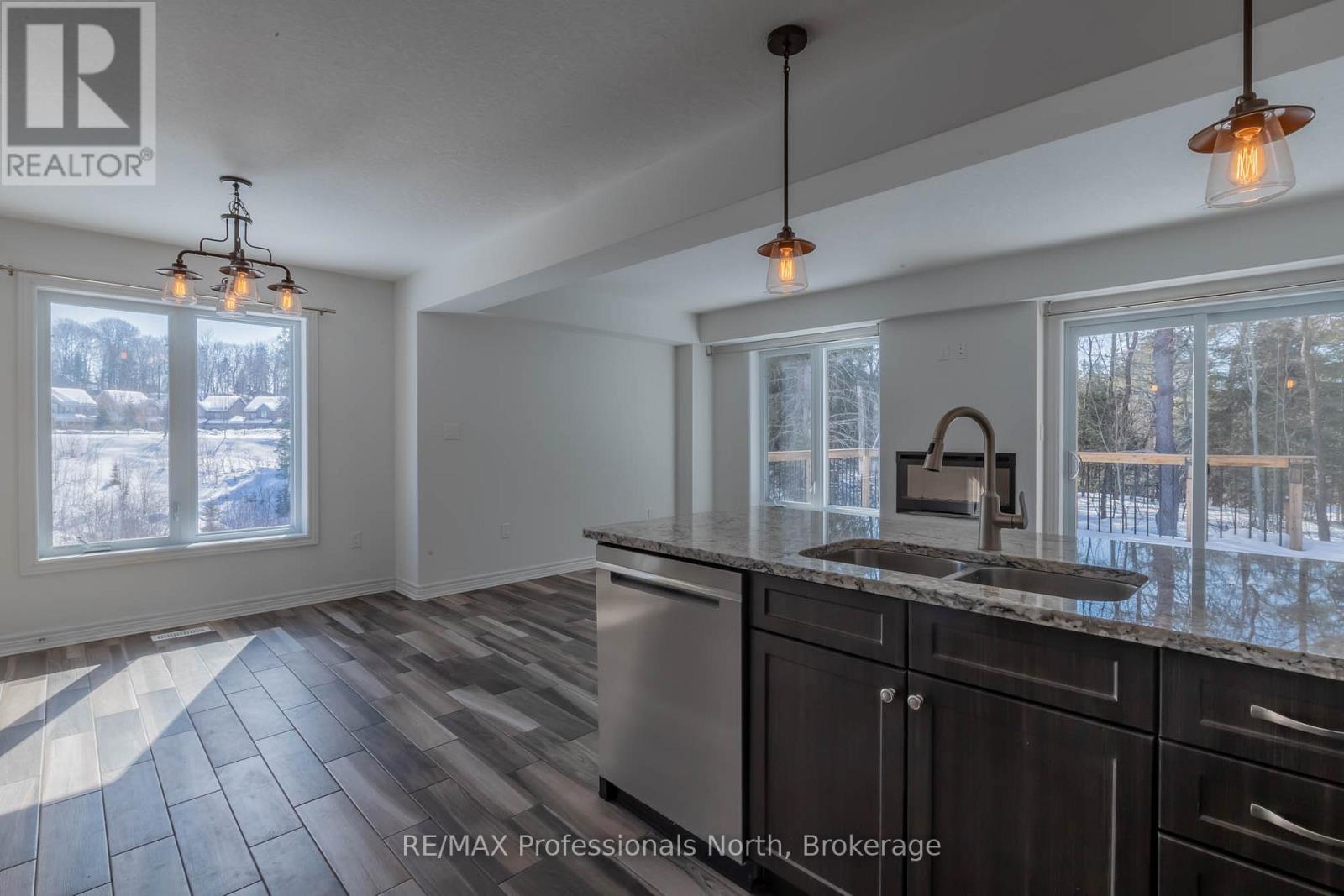 13 Brookside Crossing, Huntsville, Ontario  P1H 1C9 - Photo 11 - X12849626