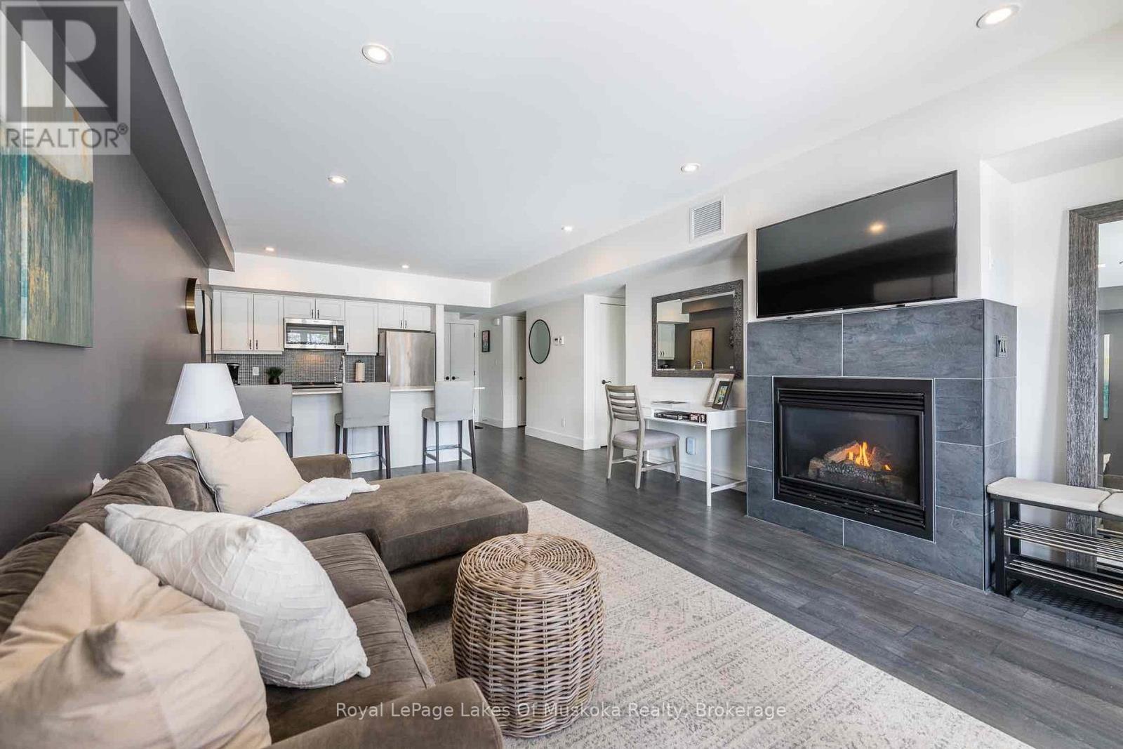 102 - 3 Tree Tops Lane, Huntsville, Ontario  P1H 0B8 - Photo 5 - X12850186