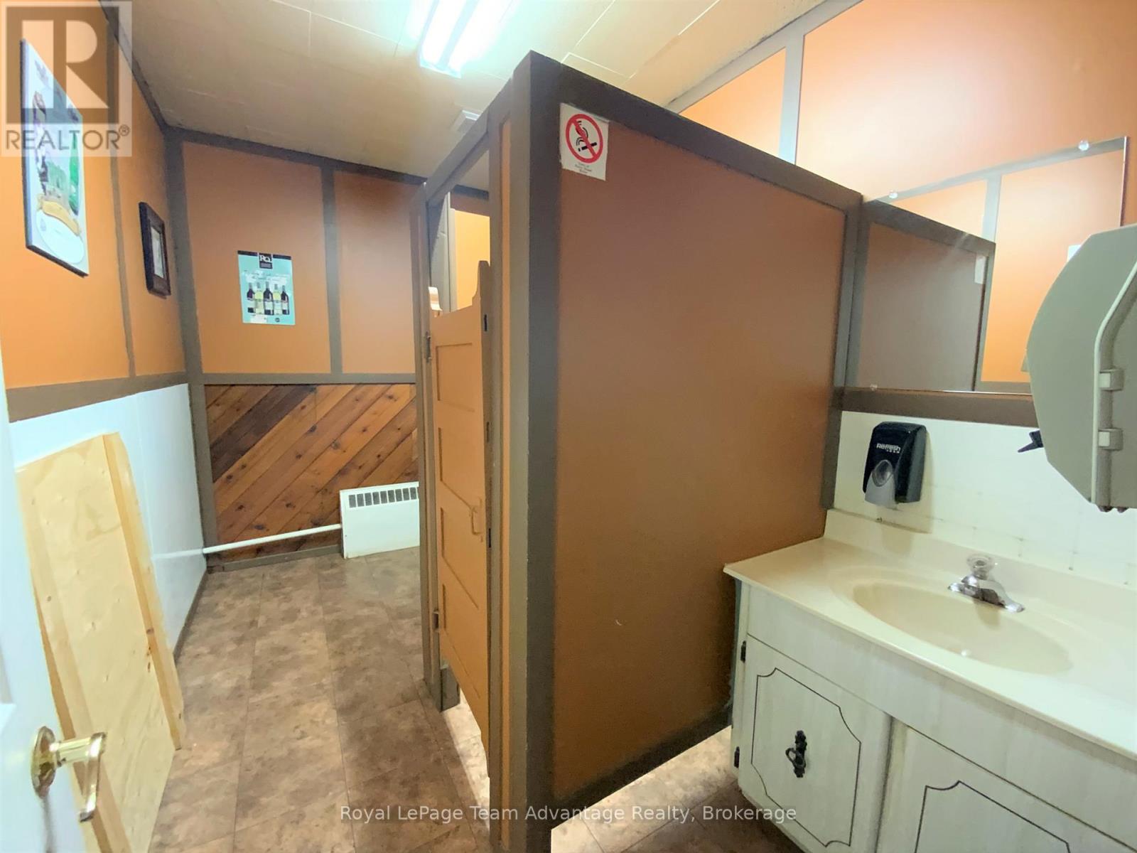 58 Bowes Street, Parry Sound, Ontario  P2A 2L3 - Photo 9 - X12855970