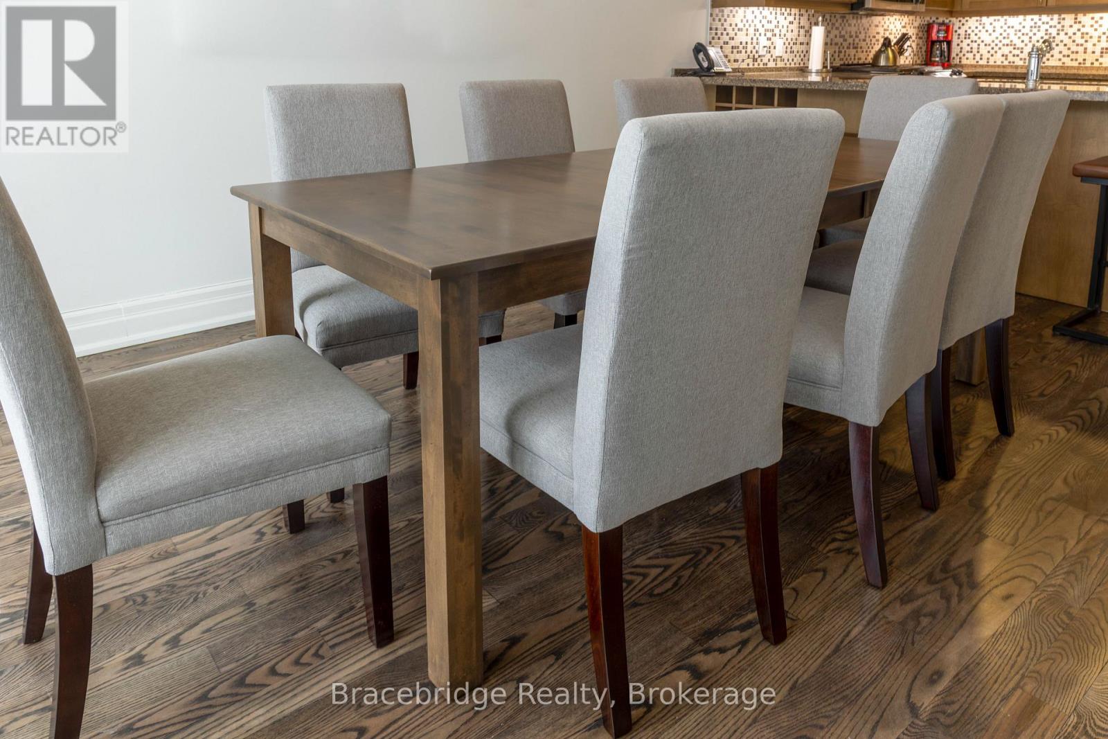 G104-D2 - 1869 Muskoka Road 118 Highway W, Muskoka Lakes, Ontario  P1L 1W8 - Photo 11 - X12857606