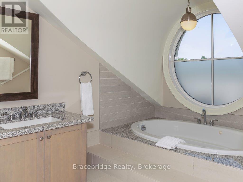 G104-D2 - 1869 Muskoka Road 118 Highway W, Muskoka Lakes, Ontario  P1L 1W8 - Photo 18 - X12857606