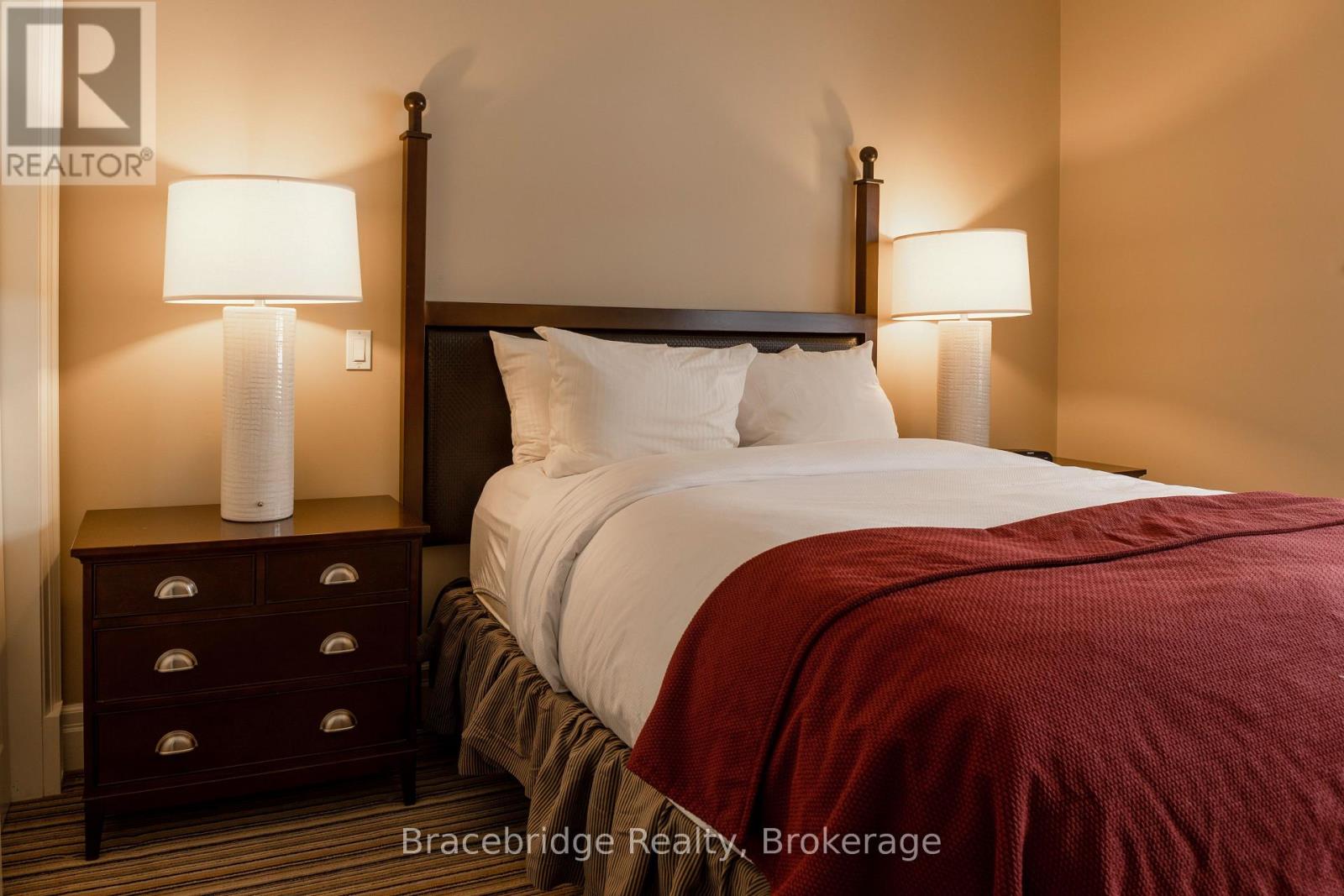 G104-D2 - 1869 Muskoka Road 118 Highway W, Muskoka Lakes, Ontario  P1L 1W8 - Photo 19 - X12857606