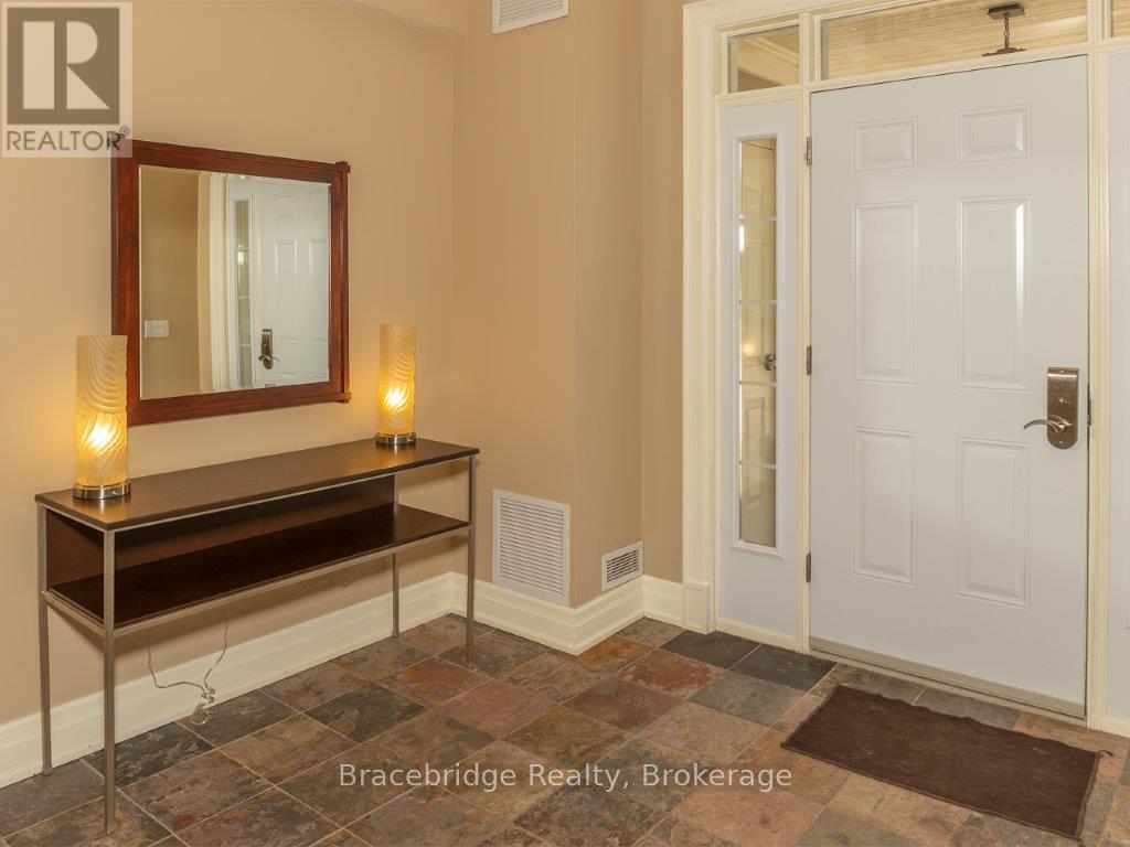 G104-D2 - 1869 Muskoka Road 118 Highway W, Muskoka Lakes, Ontario  P1L 1W8 - Photo 4 - X12857606