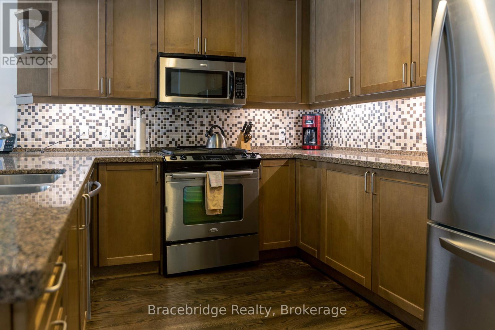 G104-D2 - 1869 Muskoka Road 118 Highway W, Muskoka Lakes, Ontario  P1L 1W8 - Photo 9 - X12857606