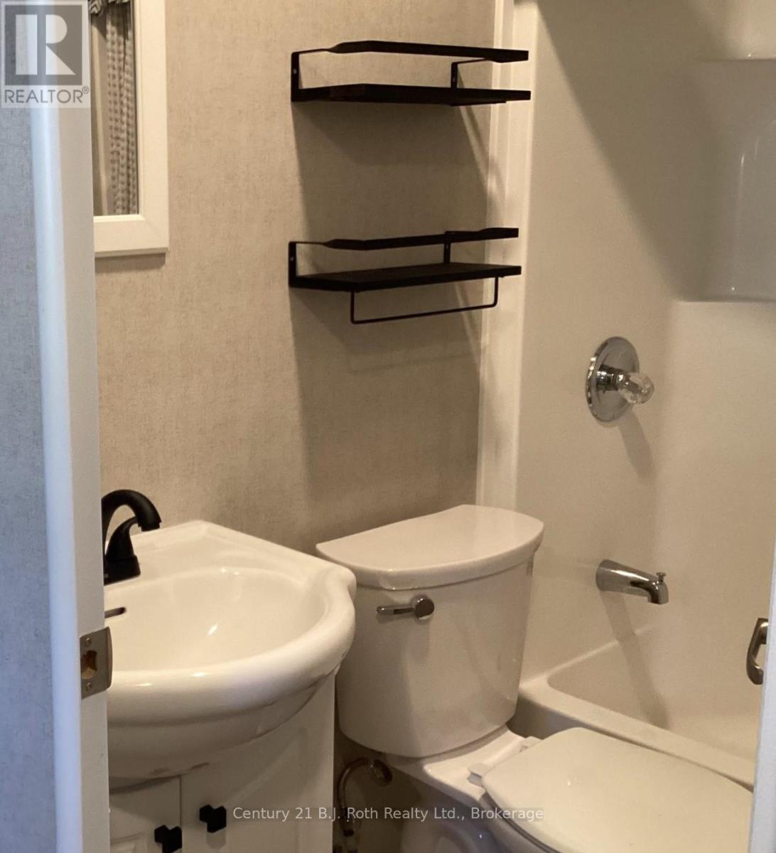 719 Poplar Crescent, Bracebridge, Ontario  P1L 1W9 - Photo 17 - X12858234