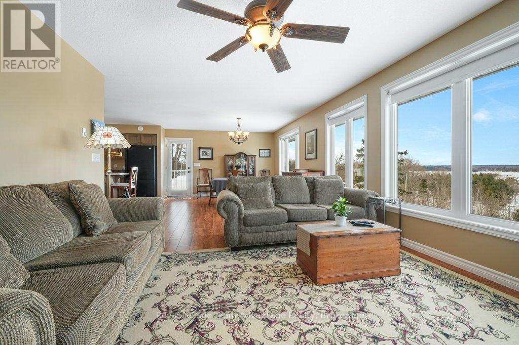 520 Star Lake Road, Seguin, Ontario  P2A 1J0 - Photo 16 - X12860844