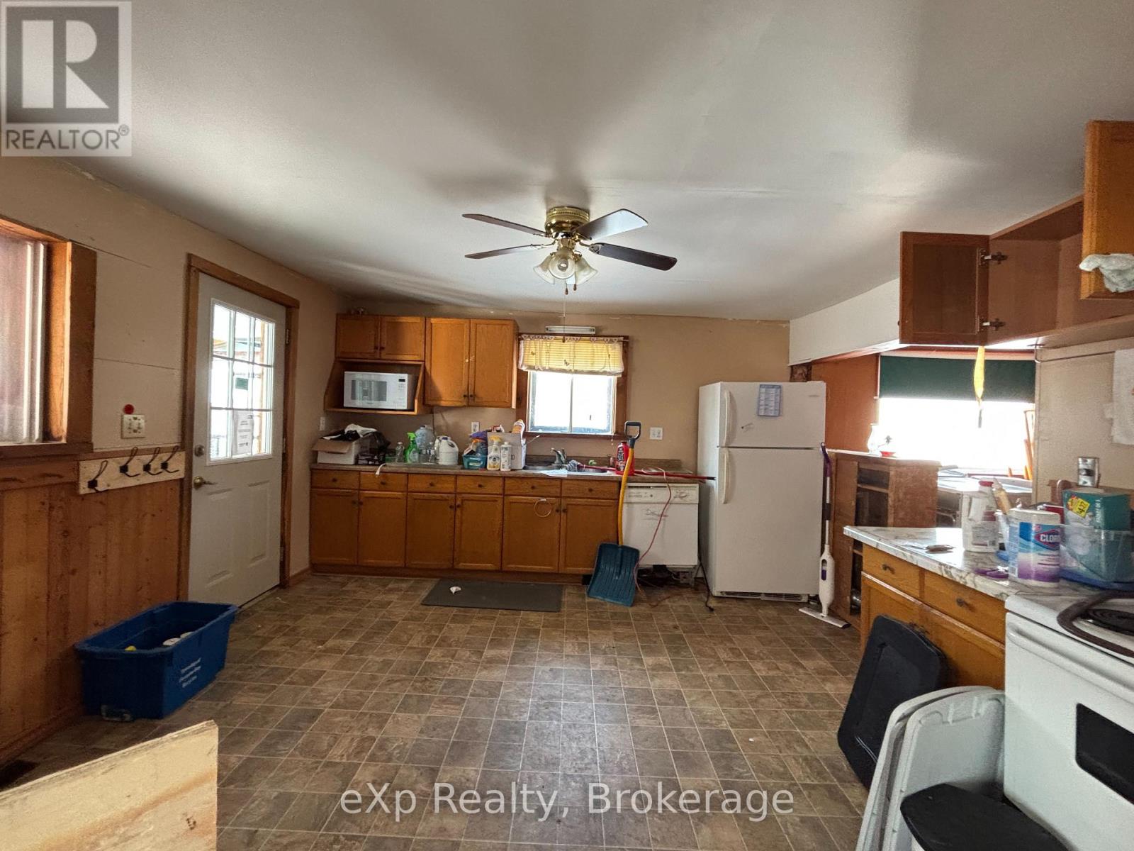 47 Muskoka Road, Georgian Bay, Ontario  P0C 1H0 - Photo 2 - X12861838