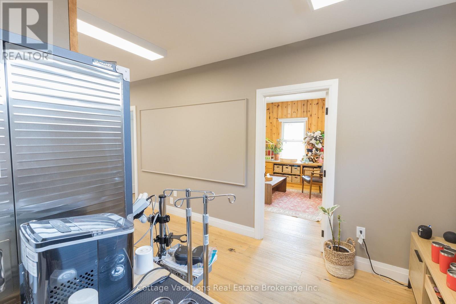 10 Brunel Road, Huntsville, Ontario  P1H 2A9 - Photo 14 - X12861936