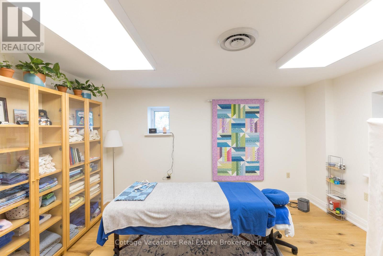 10 Brunel Road, Huntsville, Ontario  P1H 2A9 - Photo 5 - X12861936