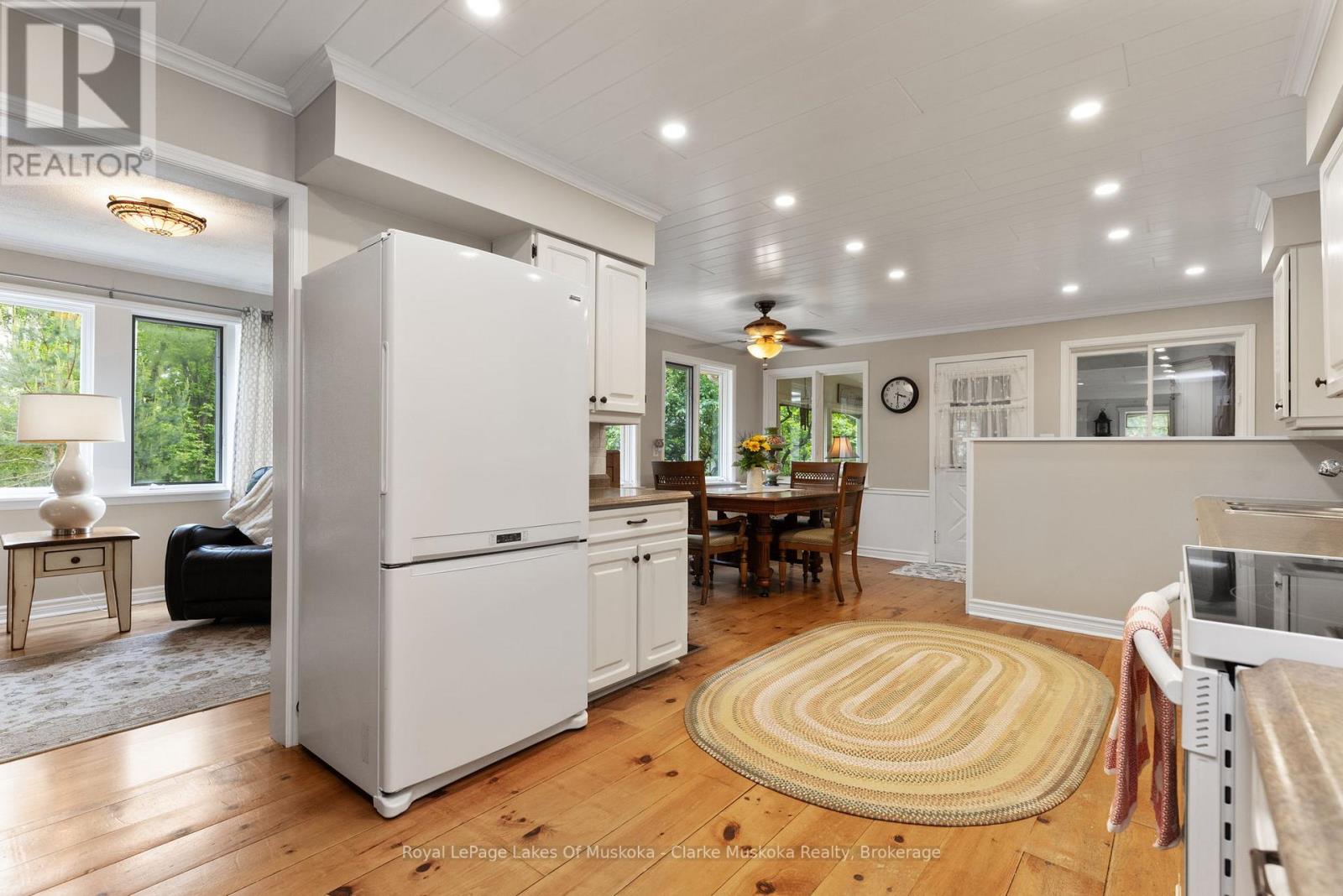 43 Maple St, Seguin, Ontario  P0C 1J0 - Photo 12 - X12866692