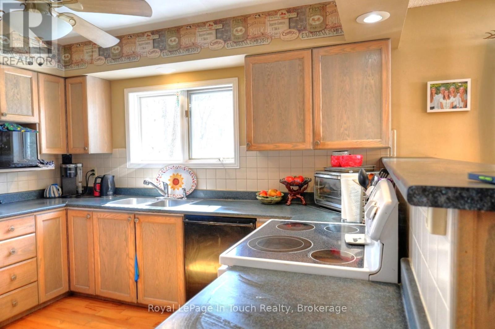 476 Hungry Bay Road E, Georgian Bay, Ontario  L0K 1S0 - Photo 25 - X12867180