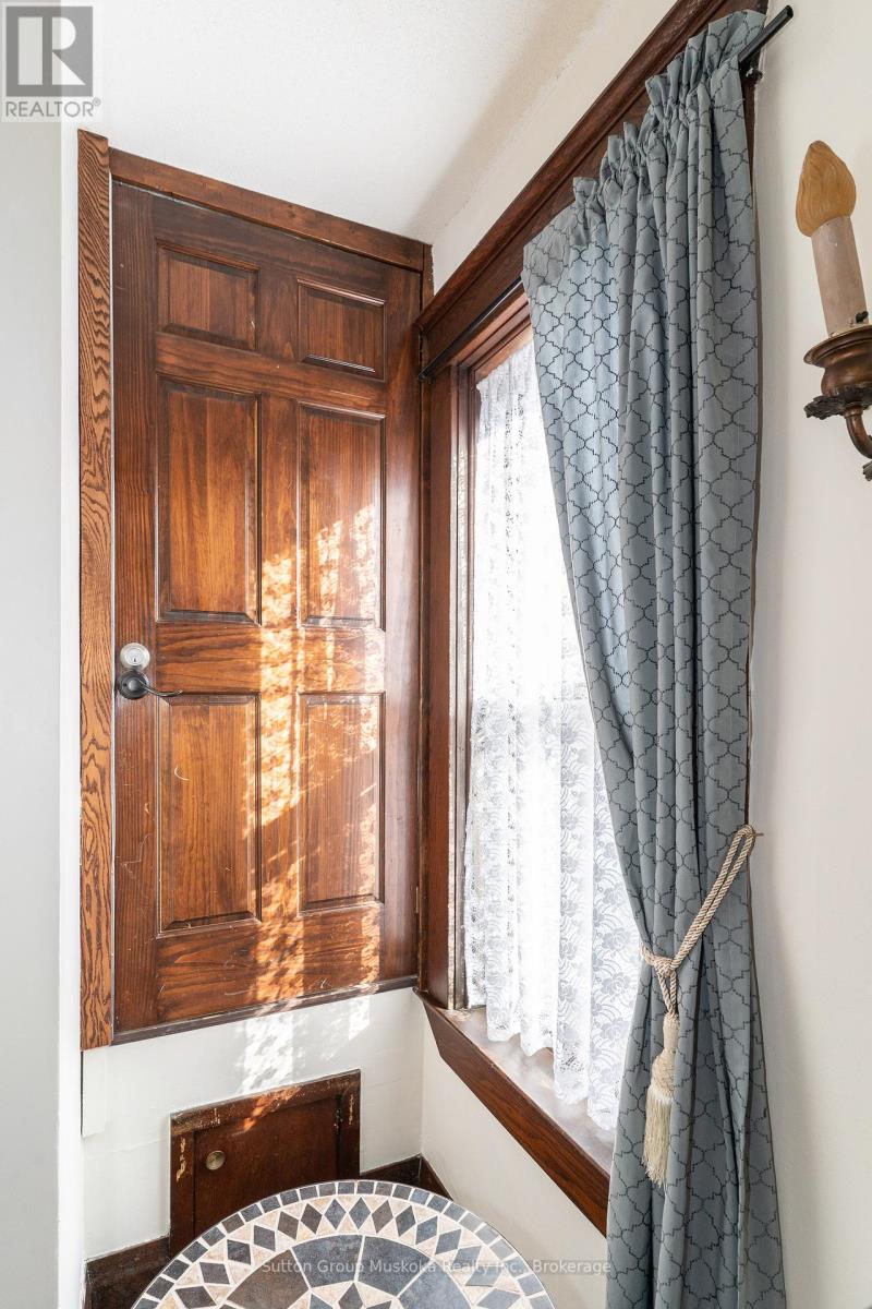 24 Mary Street W, Huntsville, Ontario  P1H 1V3 - Photo 5 - X12870140