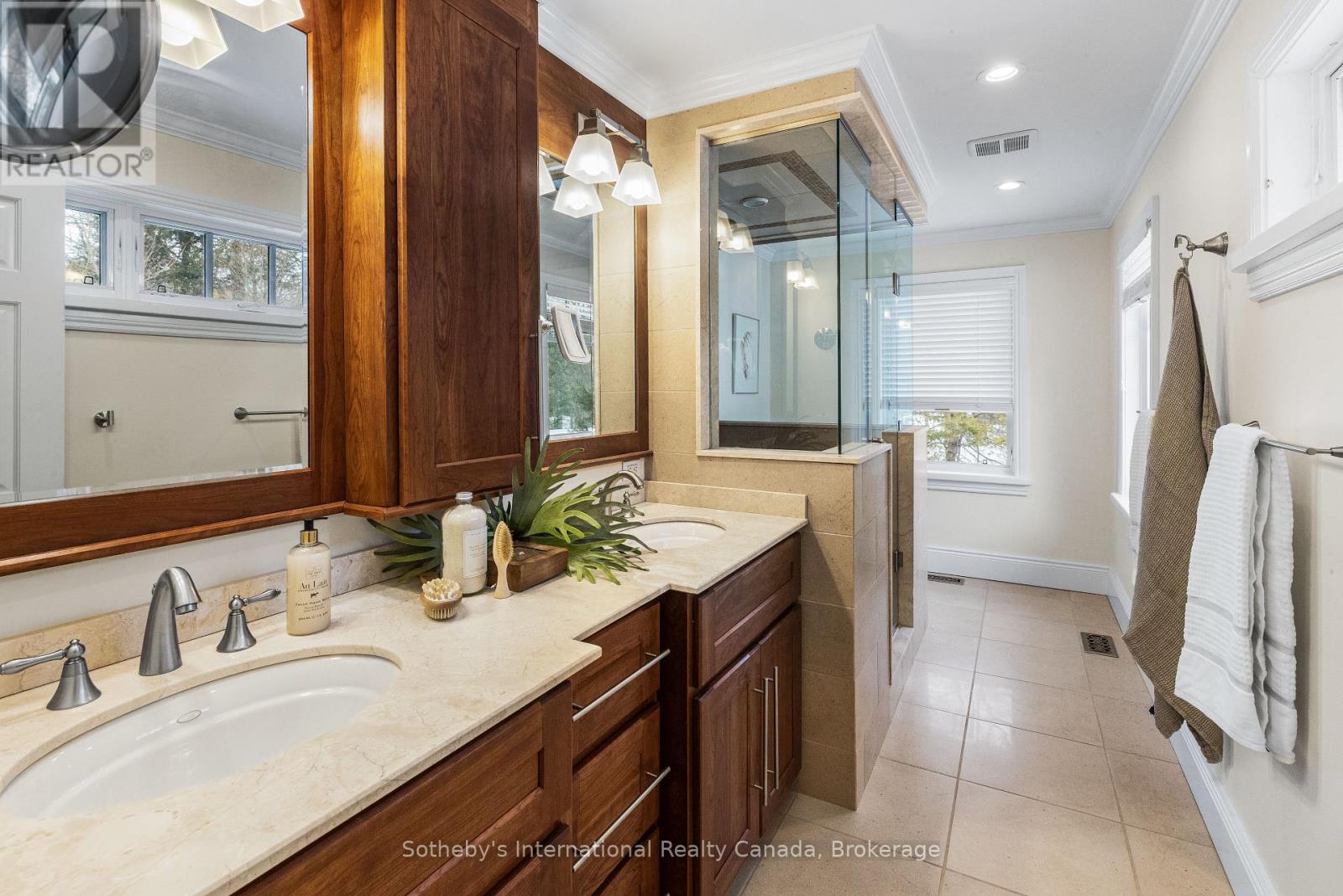 1025 Long Point Road, Lake Of Bays, Ontario  P0A 1H0 - Photo 31 - X12873176