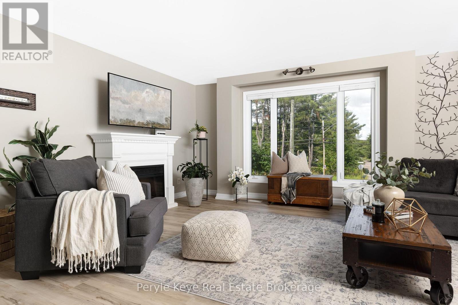 820 Manitoba Street, Bracebridge, Ontario  P1L 1W9 - Photo 1 - X12874296