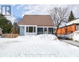 14 AUBREY STREET, Bracebridge, Ontario