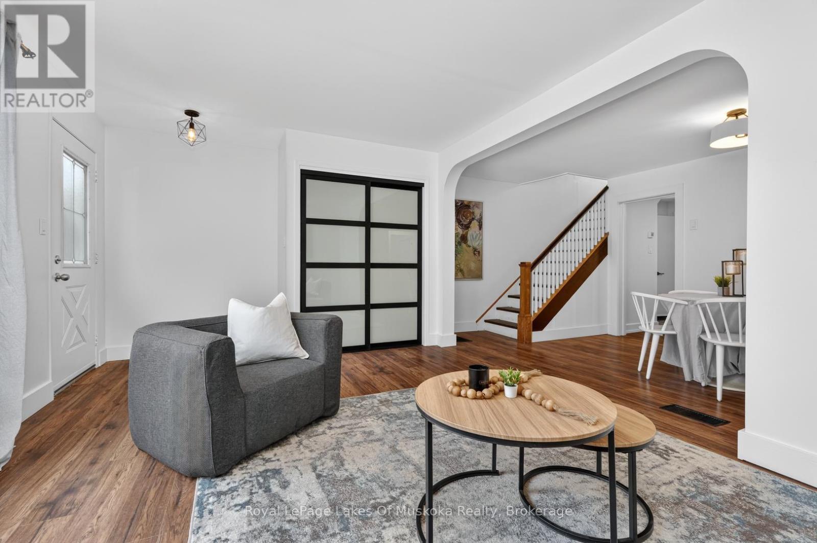 11 Silver Street, Huntsville, Ontario  P1H 1M2 - Photo 3 - X12877558