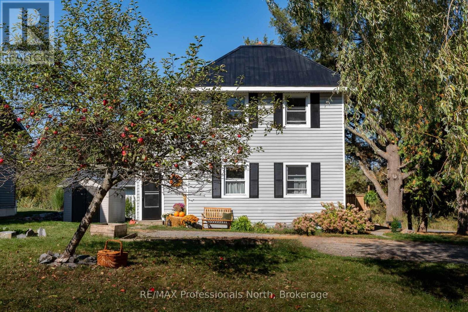 26 Kitchen Road S, Huntsville, Ontario  P1H 1Y3 - Photo 1 - X12878844