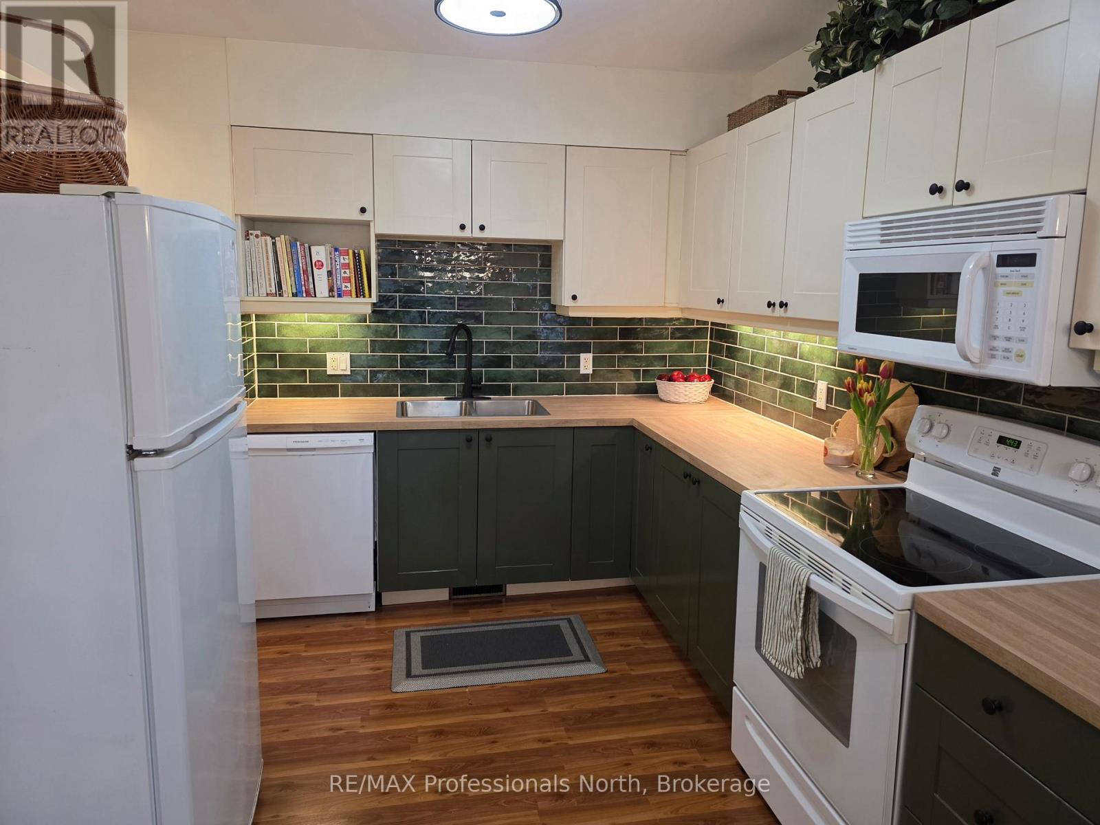 26 Kitchen Road S, Huntsville, Ontario  P1H 1Y3 - Photo 11 - X12878844