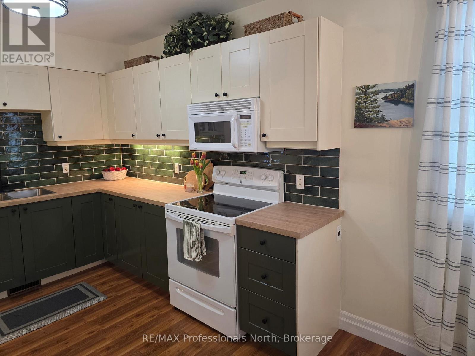 26 Kitchen Road S, Huntsville, Ontario  P1H 1Y3 - Photo 12 - X12878844