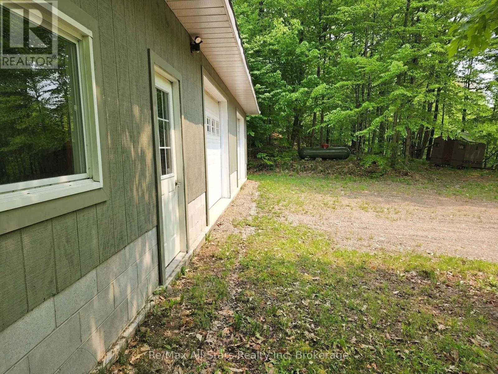 1028 Ronville Road, Lake Of Bays, Ontario  P0A 1H0 - Photo 13 - X12880294