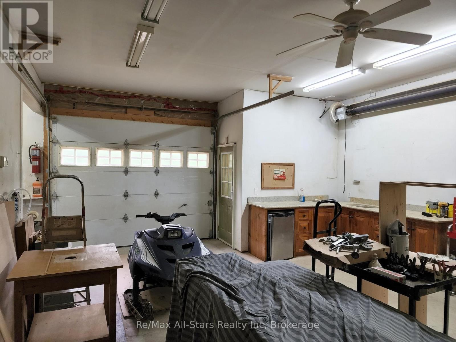 1028 Ronville Road, Lake Of Bays, Ontario  P0A 1H0 - Photo 25 - X12880294