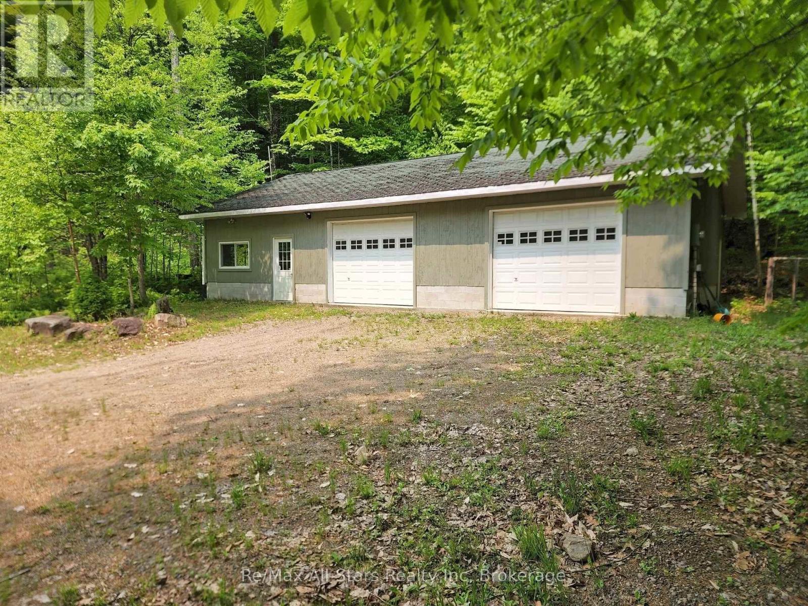 1028 Ronville Road, Lake Of Bays, Ontario  P0A 1H0 - Photo 9 - X12880294