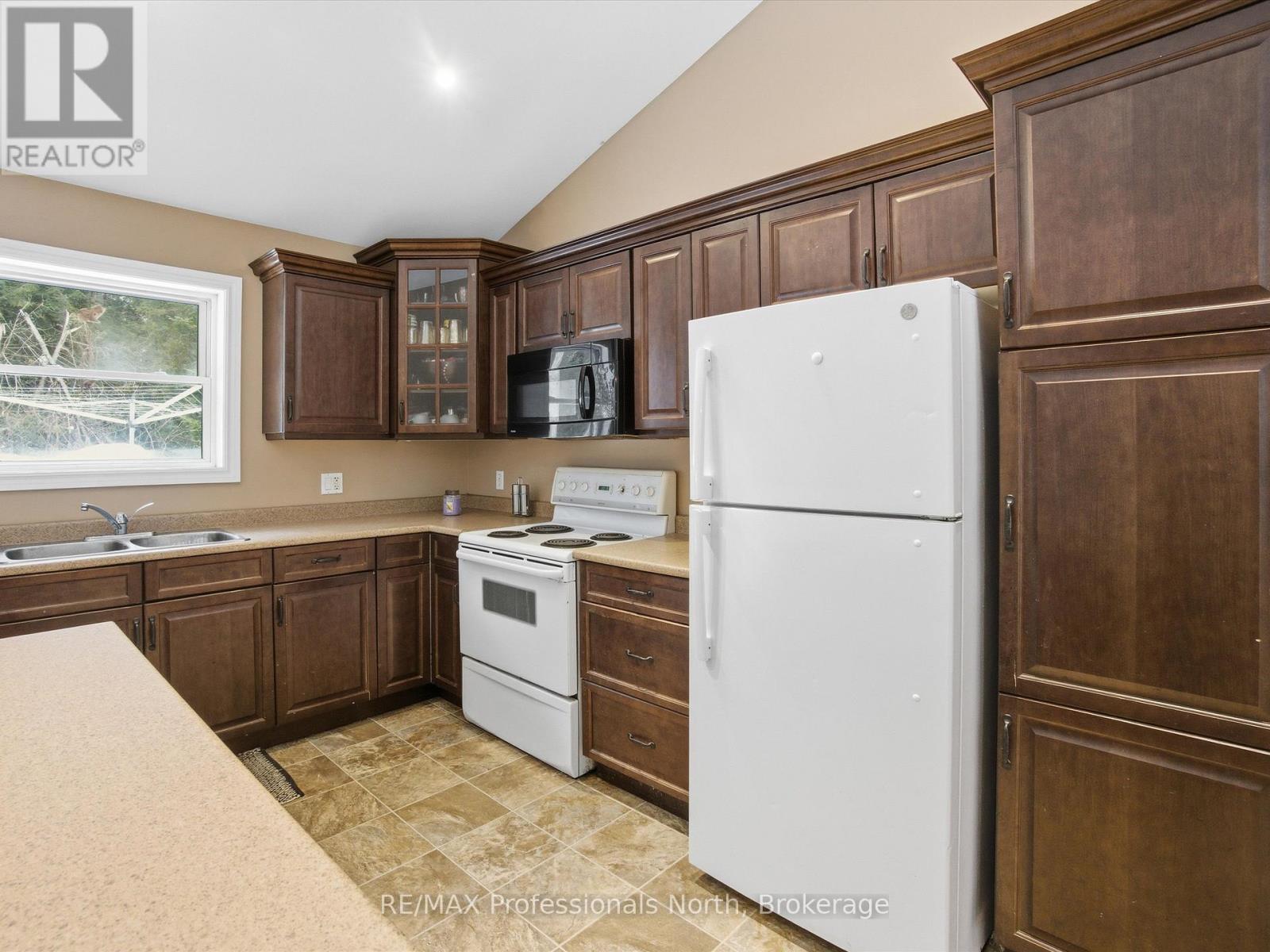 1017 Church Hill Road, Bracebridge, Ontario  P1L 1X1 - Photo 14 - X12881672