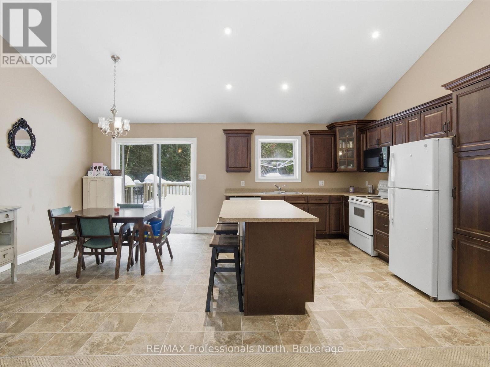 1017 Church Hill Road, Bracebridge, Ontario  P1L 1X1 - Photo 15 - X12881672