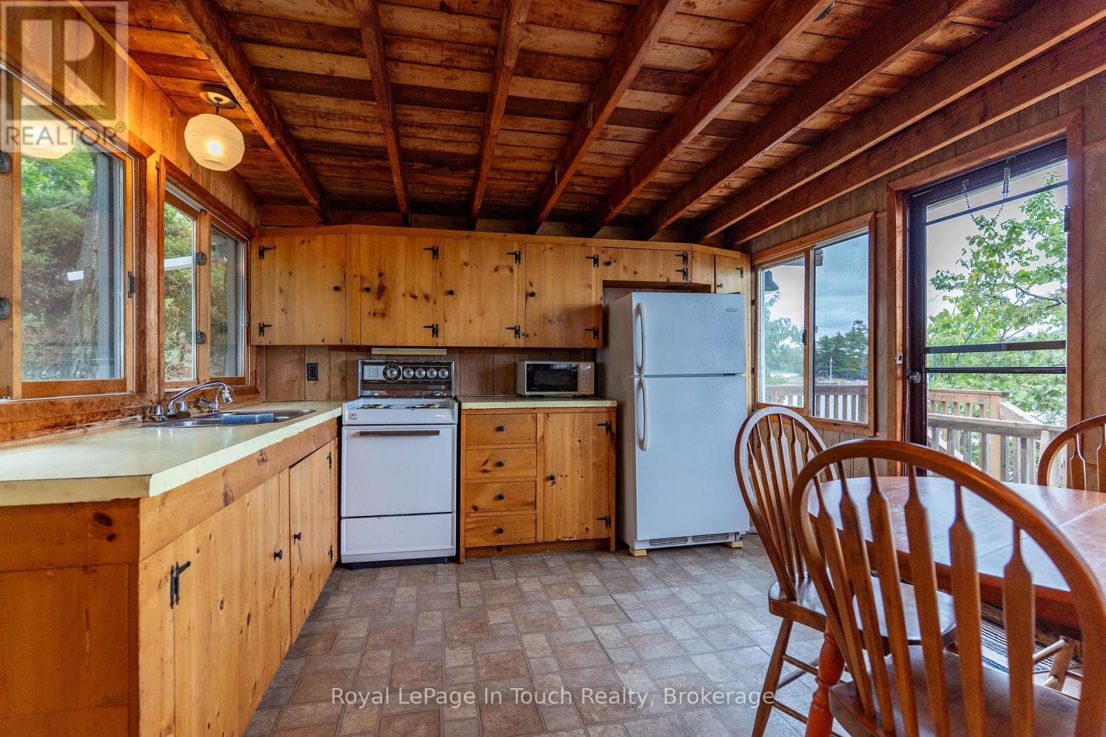 13182 Georgian Bay Shore, Georgian Bay, Ontario  P0E 1E0 - Photo 16 - X12883992