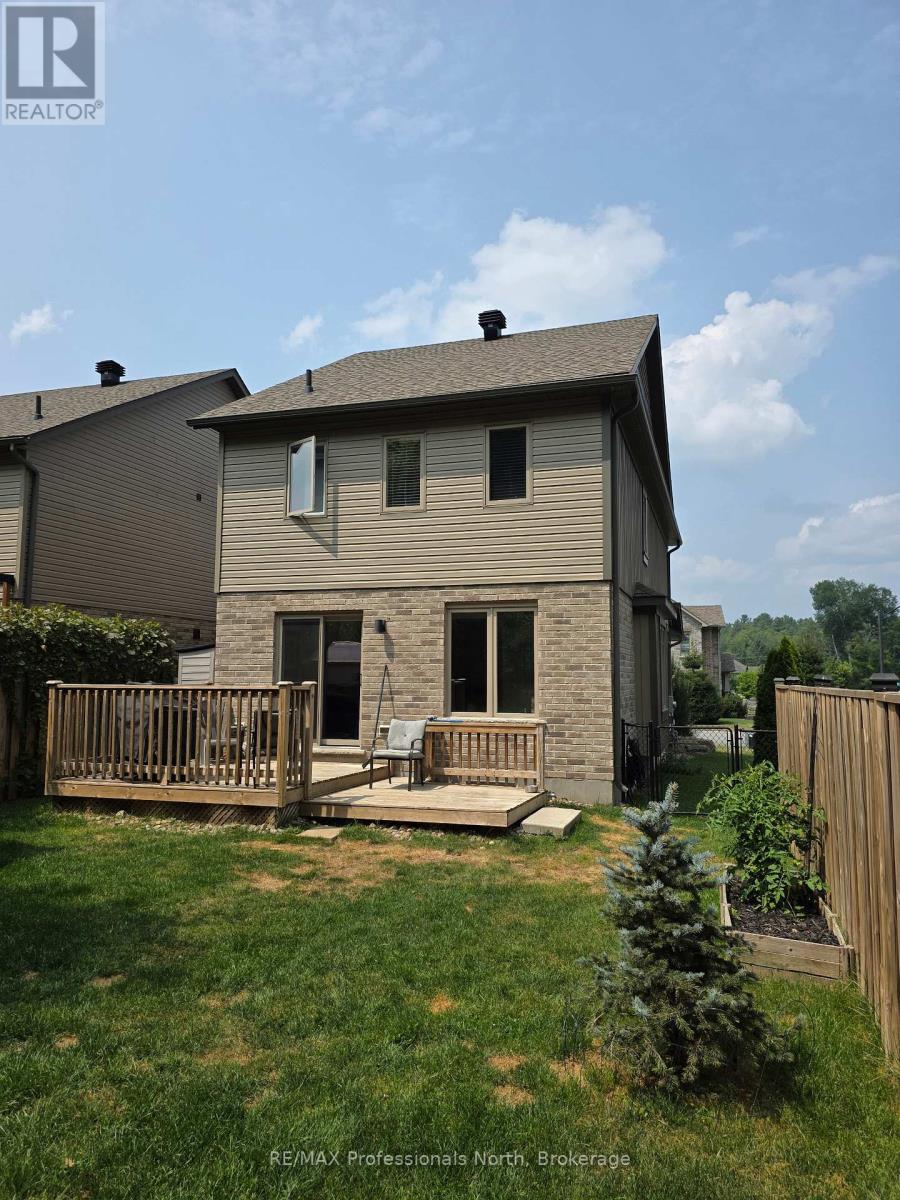 8 Spalding Crescent, Huntsville, Ontario  P1H 1C9 - Photo 4 - X12884134