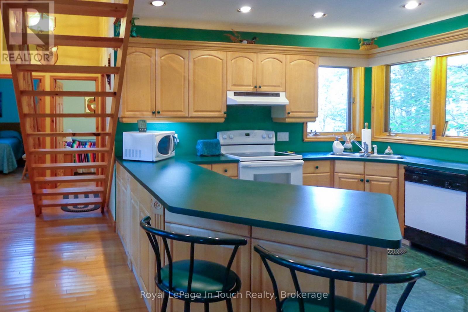 2 Island 880, Georgian Bay, Ontario  L0K 1S0 - Photo 8 - X12884198